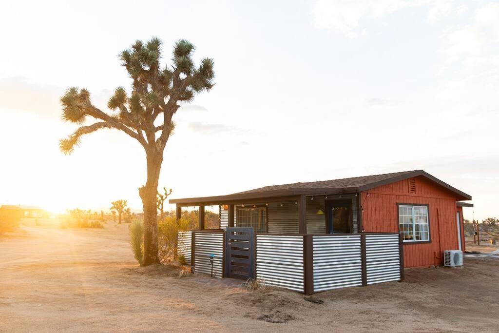 Cryptic Cabin-Tranquil Bohemian Getaway W/Hot Tub Villa Yucca Valley Exterior photo