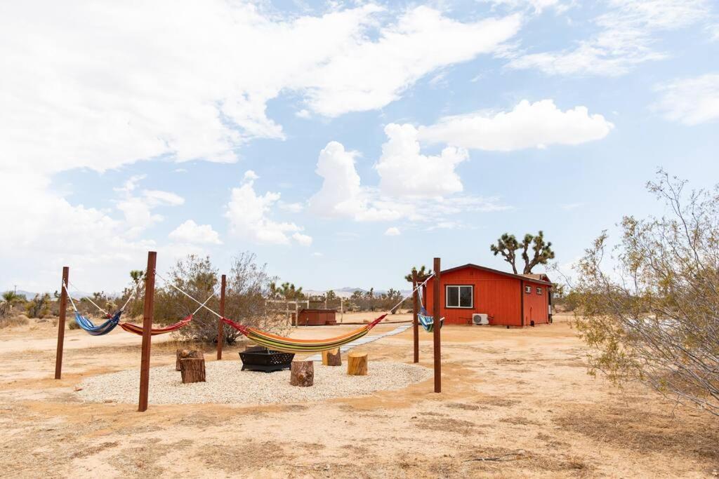 Cryptic Cabin-Tranquil Bohemian Getaway W/Hot Tub Villa Yucca Valley Exterior photo