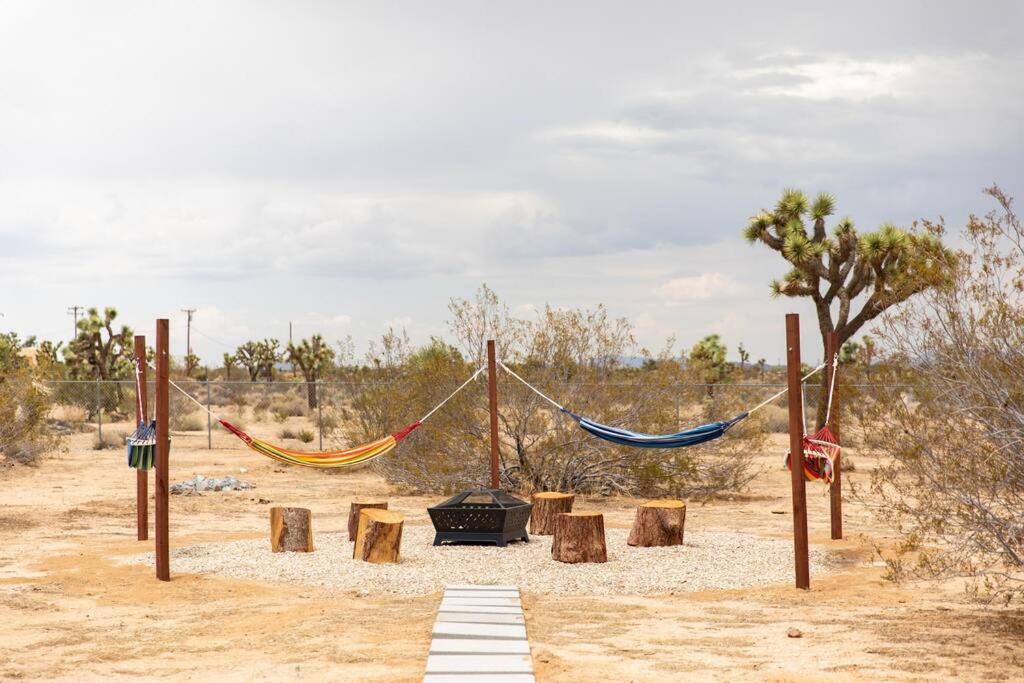 Cryptic Cabin-Tranquil Bohemian Getaway W/Hot Tub Villa Yucca Valley Exterior photo