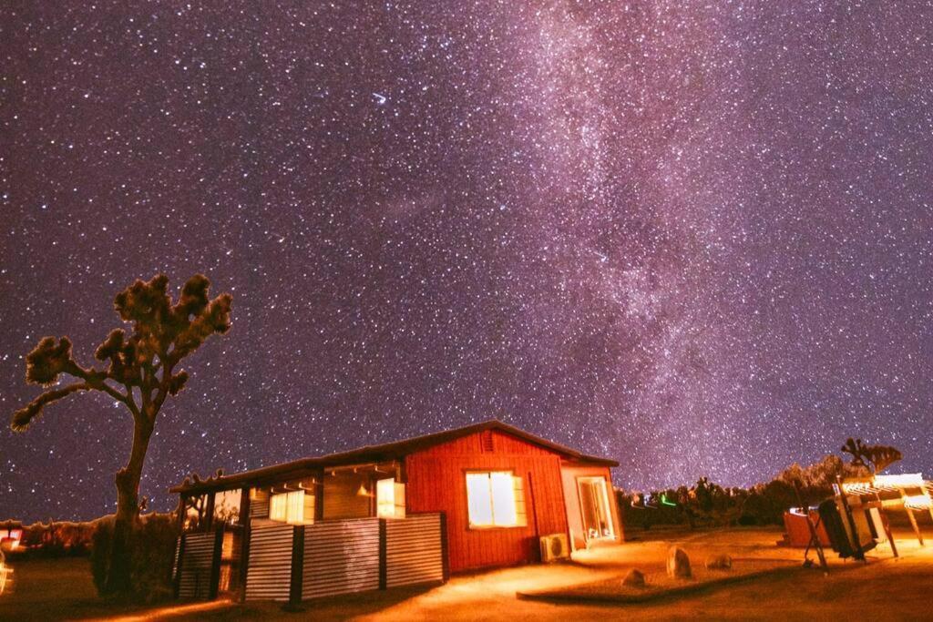 Cryptic Cabin-Tranquil Bohemian Getaway W/Hot Tub Villa Yucca Valley Exterior photo